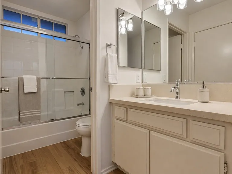 3732 Veteran Ave #203 — Photo 13