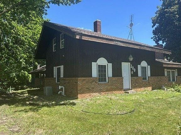 3rd image of 300 W Chicago Rd