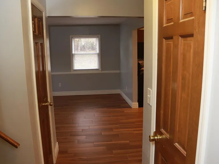252 Marcus St SW — Photo 8