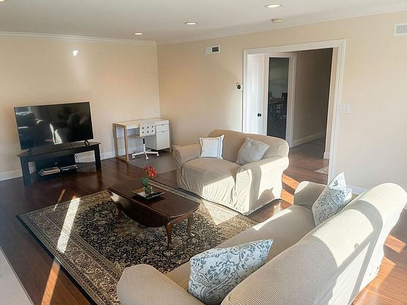 5th image of 192 Hobbs Ave
