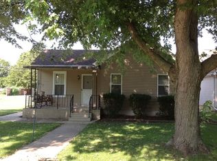 357 East St, Seneca, IL 61360