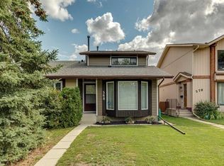 568 W Strathcona Dr SW, Calgary, AB T3H 1K5
