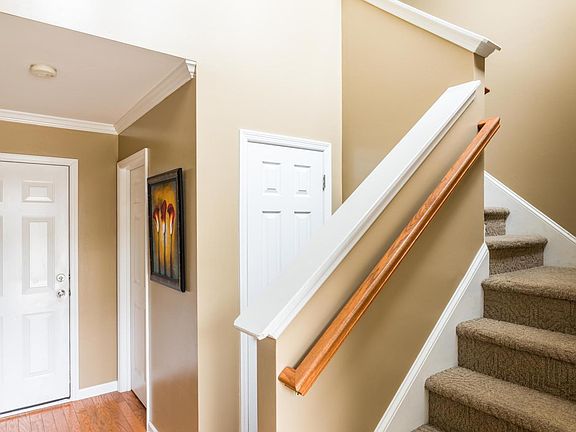 3rd image of 2878 Woodland Park Dr