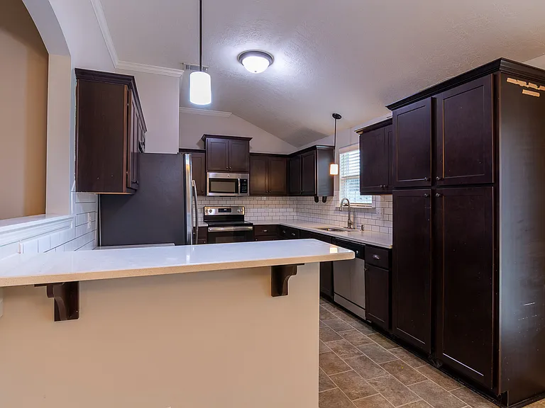 3237 Alexandria Dr — Photo 3