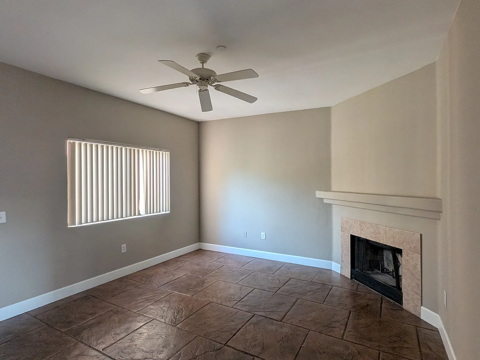 2 bed, 900 sqft, $1,250 — Photo 3