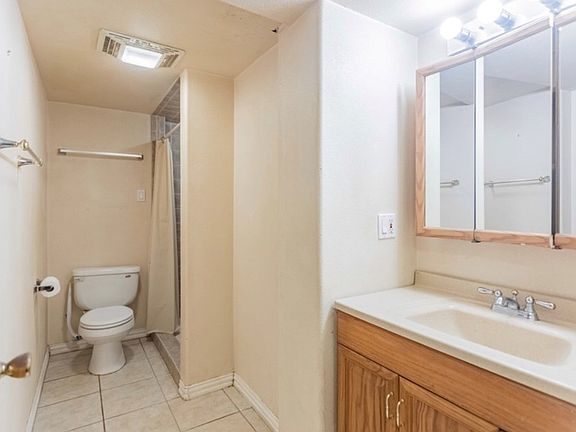 5th image of 1801 W Crescent Dr