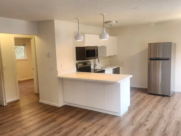 1820 SE Tibbetts St, Portland, OR 97202