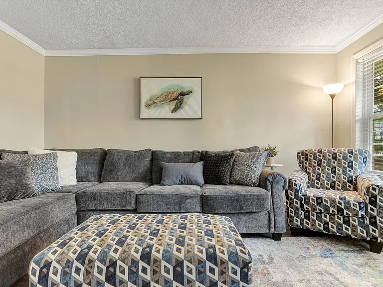 720 Dixon St — Photo 10