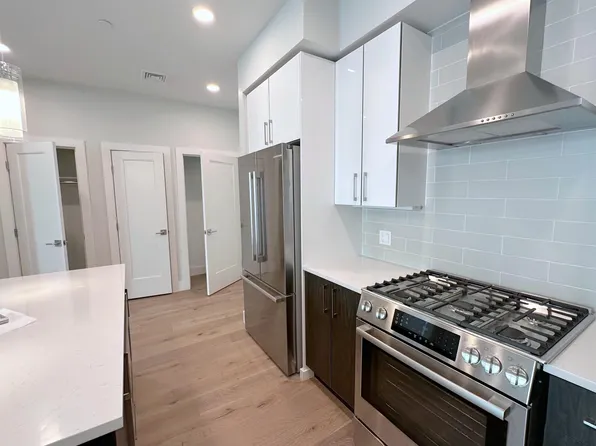 124 Highland Ave #203, Somerville, MA 02143