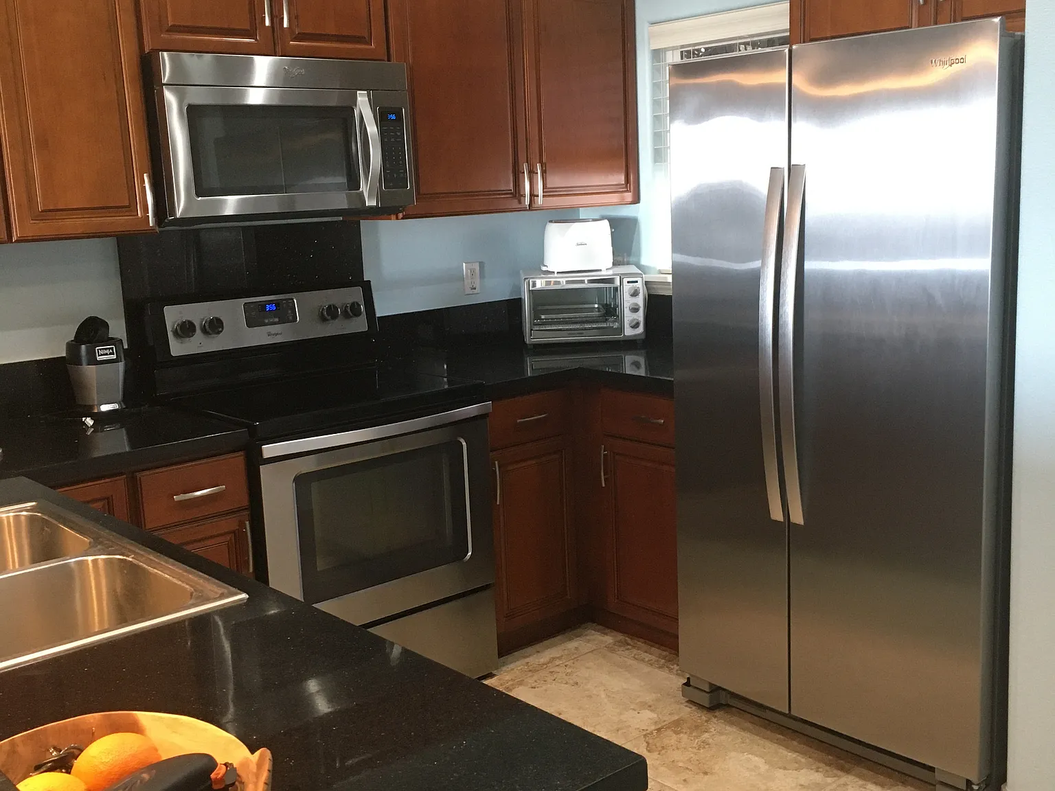 2 bed, 1010 sqft, $3,000 — Photo 2