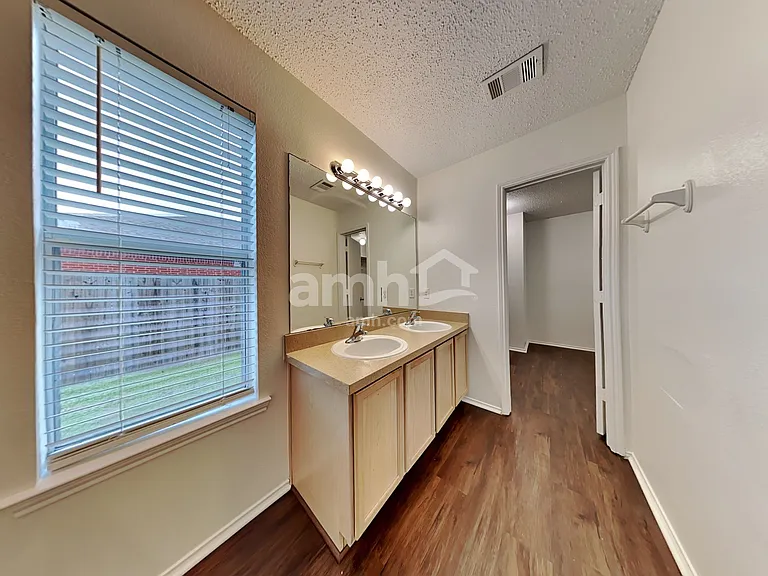 1523 Wavecrest Dr — Photo 14