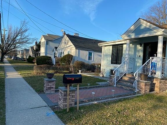 3rd image of 180 Rolling St