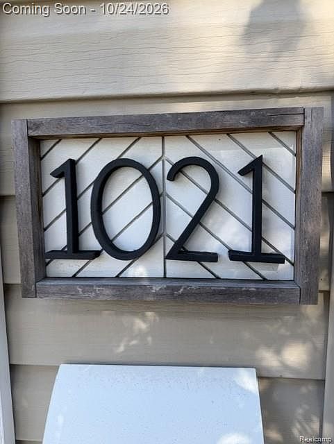 1021 E Woodruff Ave, photo 2
