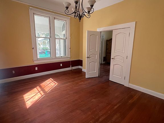 5th image of 466 N 3rd St Unit 1