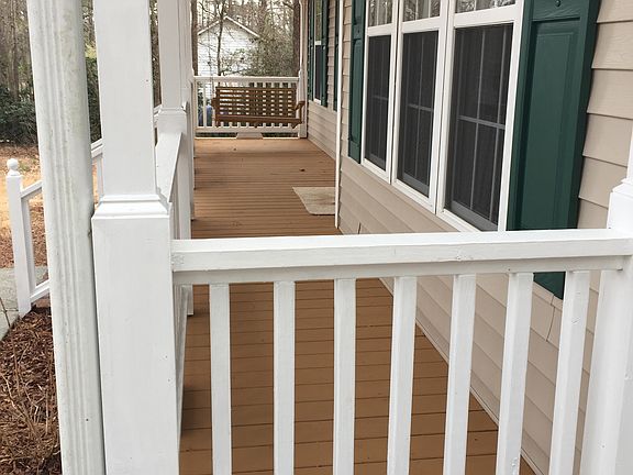 Front Porch w/ Swing