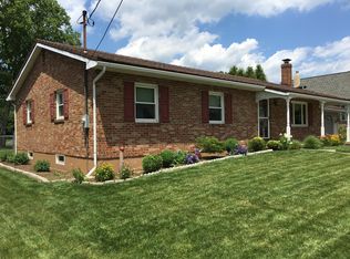 633 Broad St, Tatamy, PA 18085
