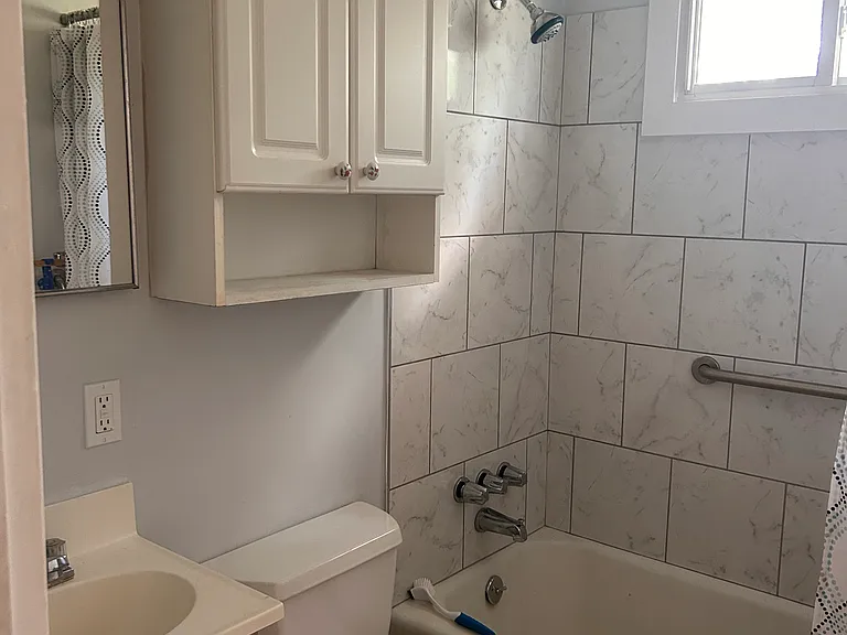 229 Townsend Ave — Photo 9