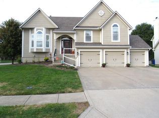 21024 W 116th Ter, Olathe, KS 66061