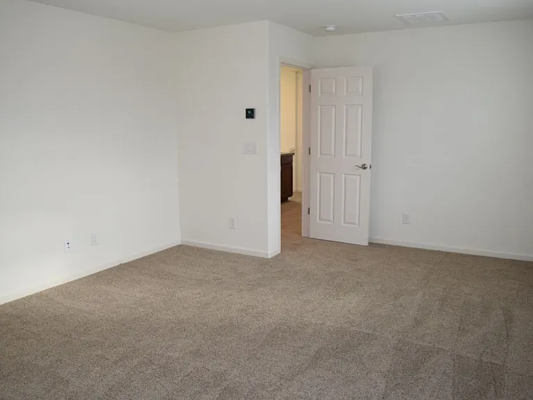 6114 Mehrten Cir — Photo 6