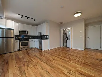 1 bed, 700 sqft, $2,550 — Photo 2