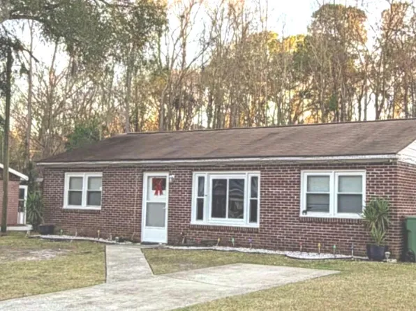 504 Stewart Dr, Hinesville, GA 31313