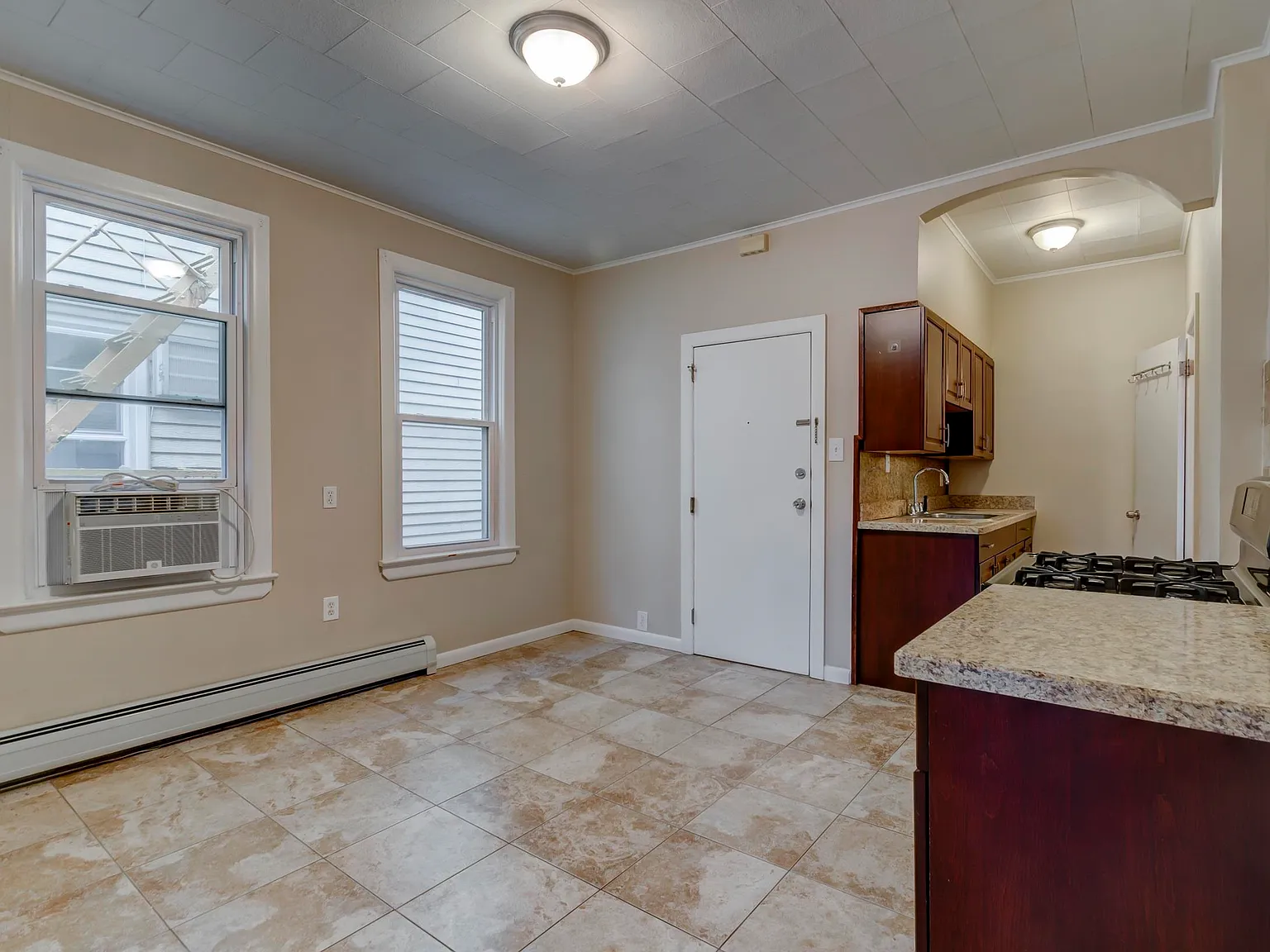 2 bed, 1.0 bath, $1,900 — Photo 4