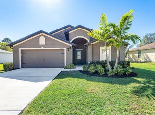 1652 SW Penrose Ave, Port Saint Lucie, FL 34953