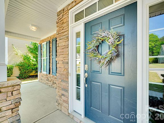 2nd image of 5072 Gladiola Way
