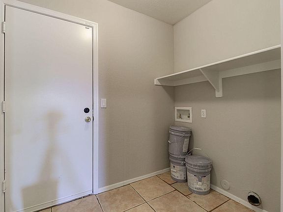 5th image of 12131 W Dahlia Dr