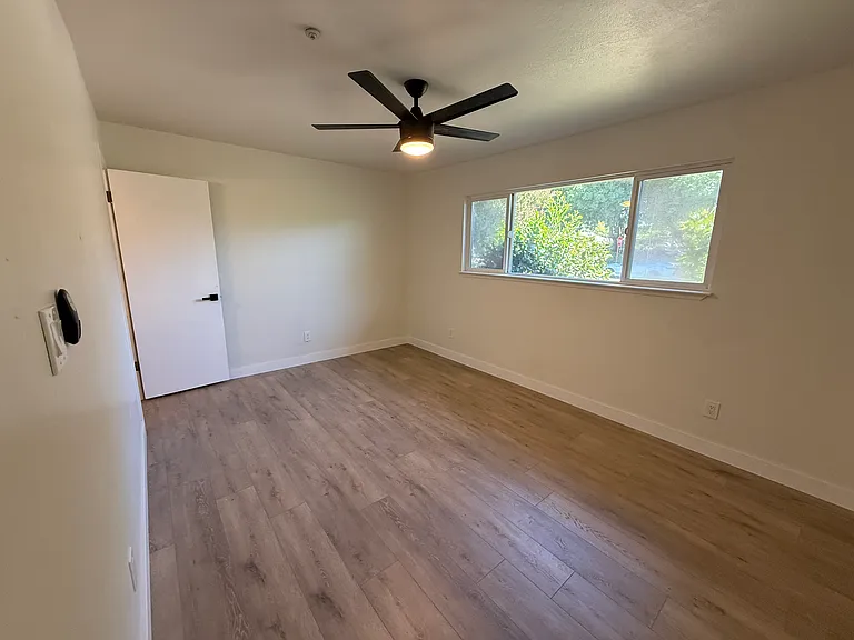 1547 Gregory Way — Photo 11