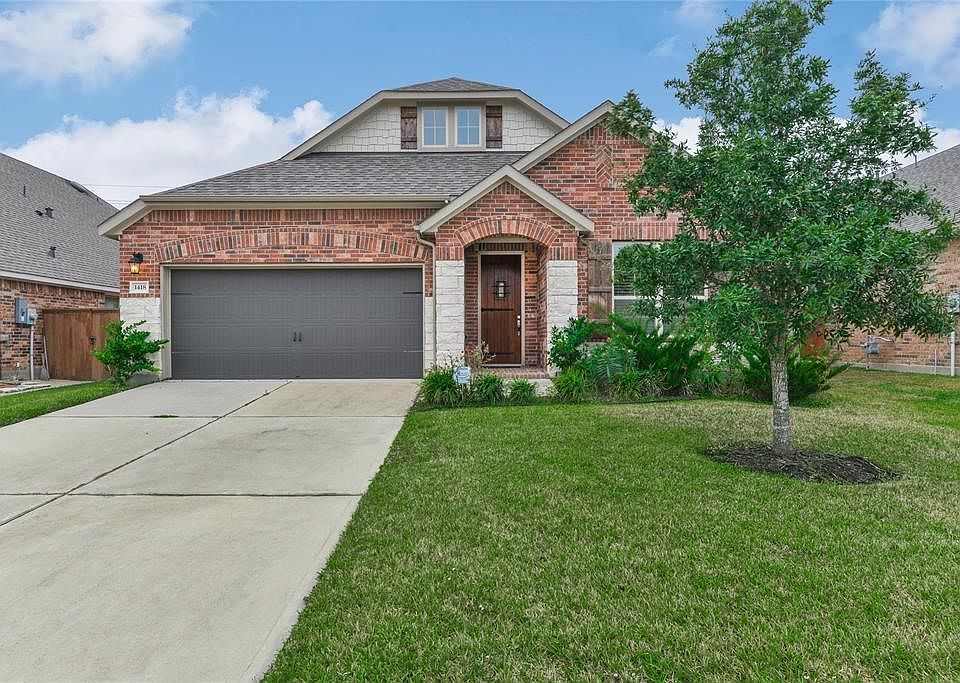 Gorgeous 3 bed 2 bath recent construction in Highland Crossing