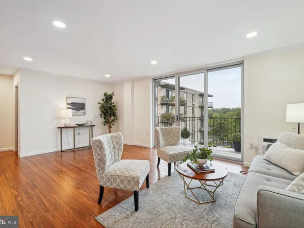 3245 Rio Dr APT 915, Falls Church, VA 22041