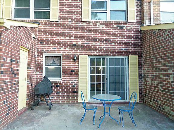 3rd image of 4512 Saint John Ct
