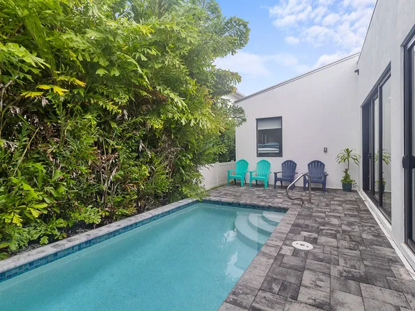 3029 Lunar St, Naples, FL 34112
