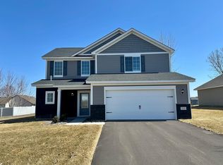 154 Summerfield Dr, Waverly, MN 55390