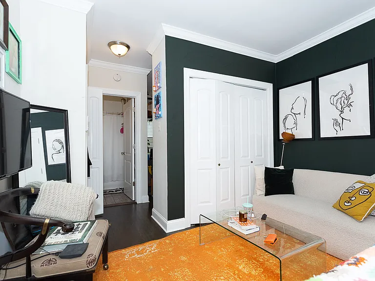 3819.5 N Greenview Ave #W3 — Photo 13