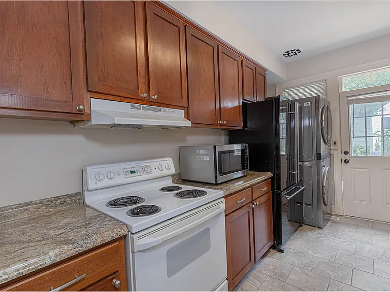 1521 Dixon Dr — Photo 21