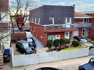 7820 61st St, Ridgewood, NY 11385