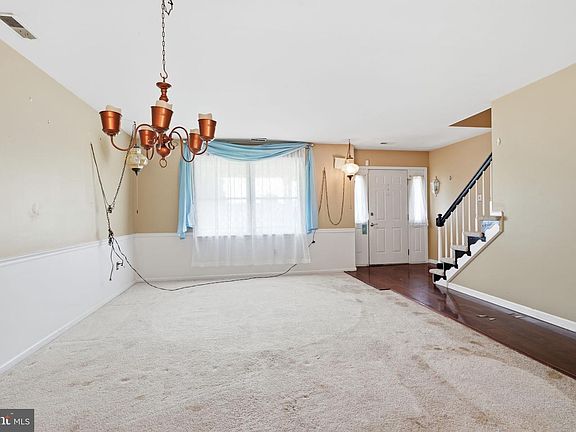 4th image of 513 Stanford Rd