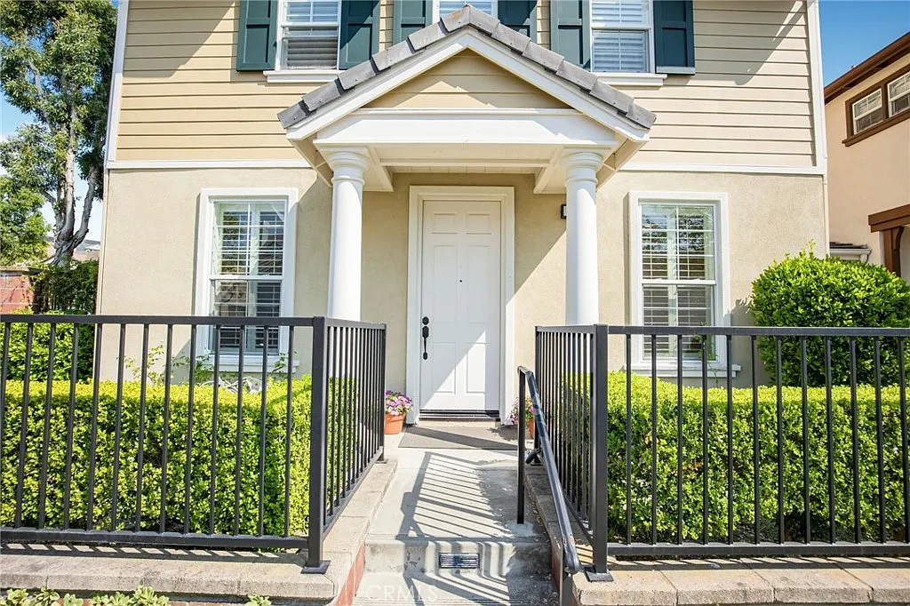 3 bed, 2.5 bath, 1984 sqft, $4,595 — Photo 3