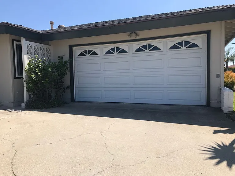 5721 Carnegie St — Photo 3
