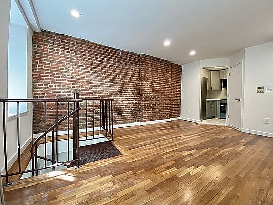 1st image of 119 W 92nd St #1E