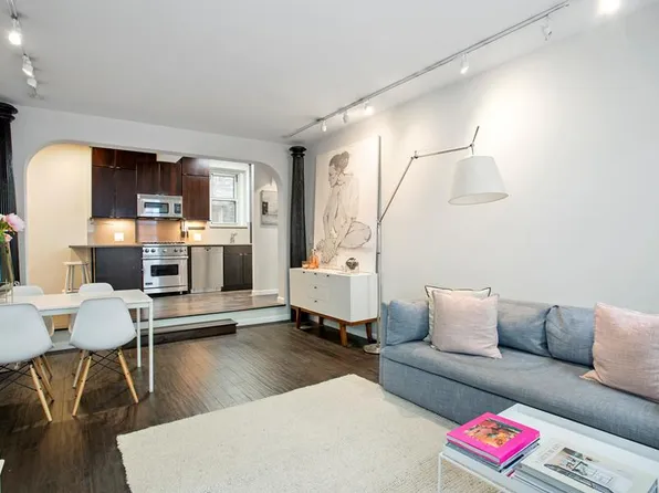 210 West 19th Street 3A image 2 of 6