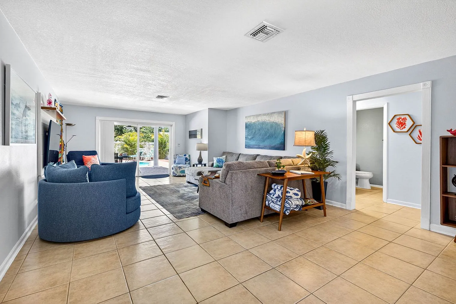 3 bed, 3.0 bath, 1905 sqft, $4,250 — Photo 1