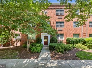 1630 W Abingdon Dr APT 302, Alexandria, VA 22314