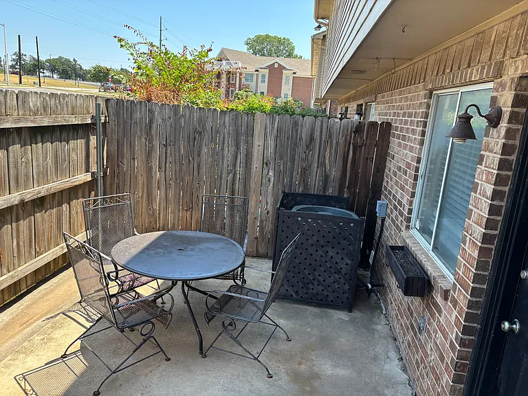 724 S Welch St #15 — Photo 9