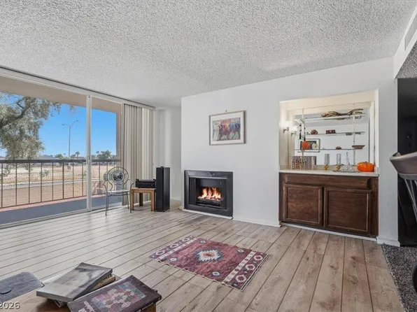 745 N Royal Crest Cir Unit 115, Las Vegas, NV 89169