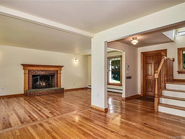 10 Fernwood Rd — Photo 7
