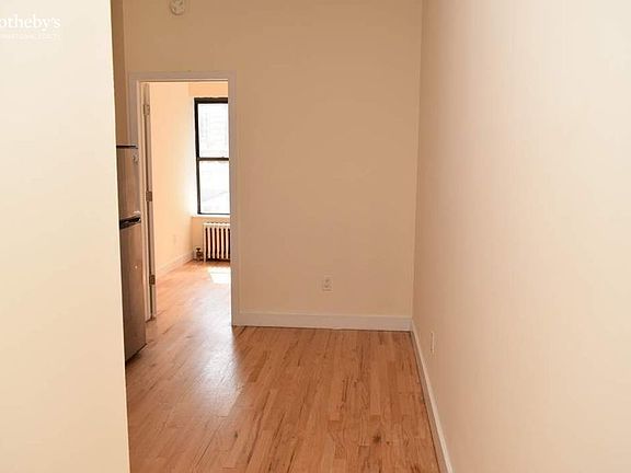 3rd image of 319 E 95th St APT 29