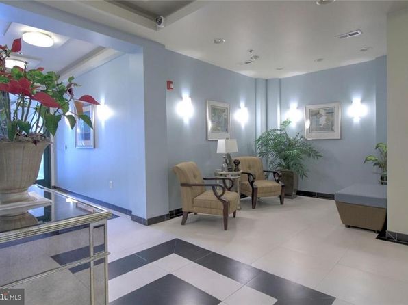 680 Watermans Dr APT 301, Woodbridge, VA 22191
